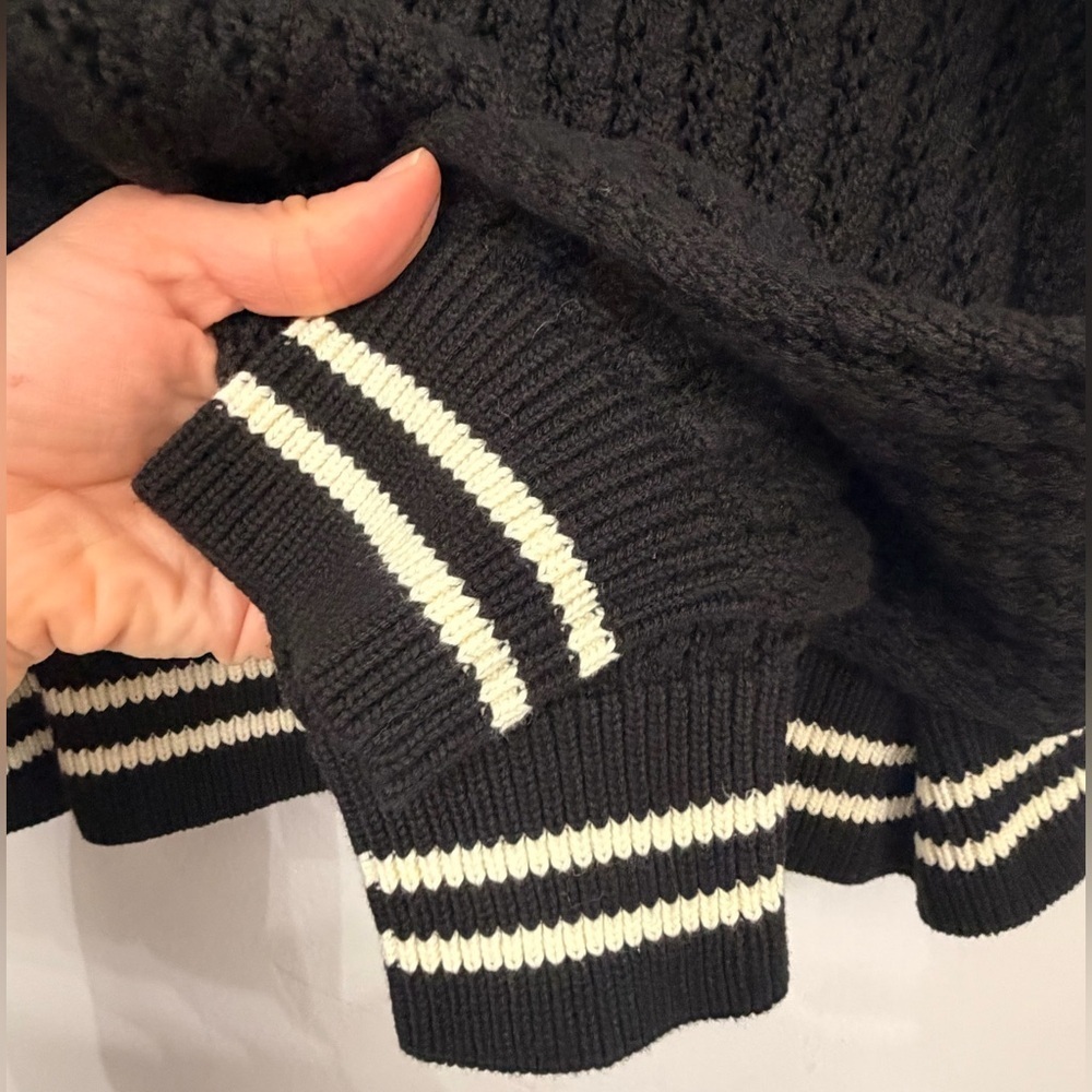 Tuckernuck Irene Cropped V-Neck Sweater Black & White Trim Size Medium - Picture 6 of 8